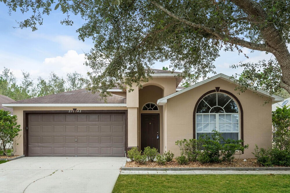 Primary Photo - 2142 Fish Eagle St
