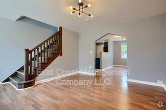 Building Photo - 5044 Chalgrove Ave