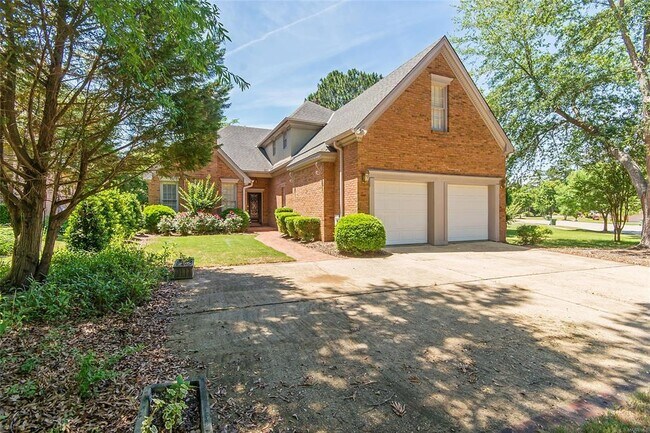 Foto del edificio - 8120 Longneedle Pl