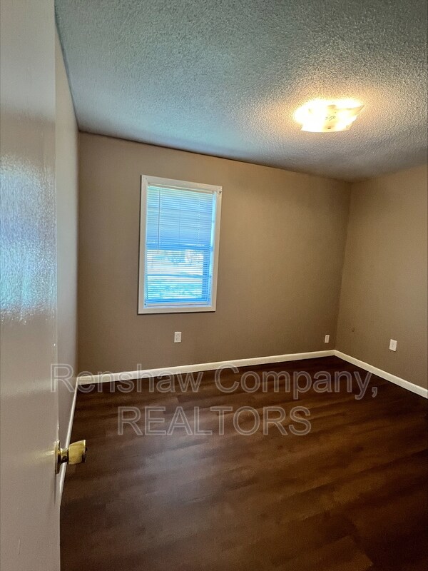 Foto del edificio - 1539 Defoe Rd