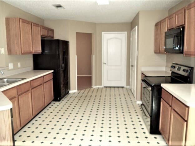 Building Photo - 1411 Plateau Dr