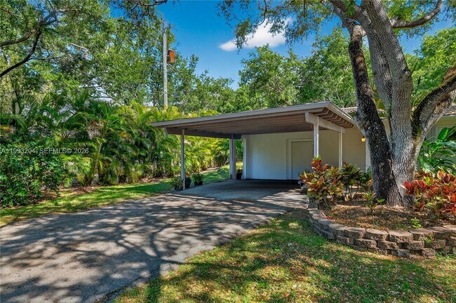 Foto del edificio - 6767 SW 154th St