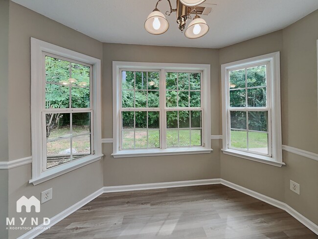 Building Photo - 204 Sunset Ridge Dr