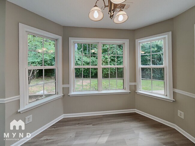 Foto del edificio - 204 Sunset Ridge Dr