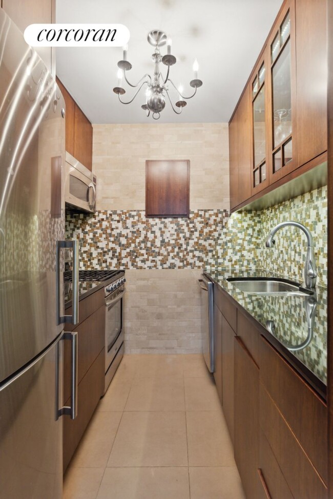 Foto del edificio - 235 E 40th St