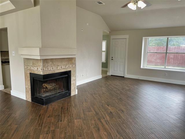 Foto del edificio - 6706 Bluebell Dr