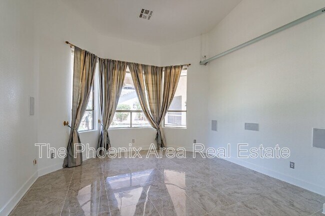 Foto del edificio - 4663 S Oleander Dr