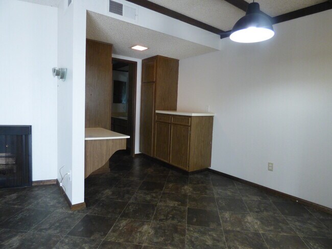 Foto del edificio - 5350 Baltimore Dr