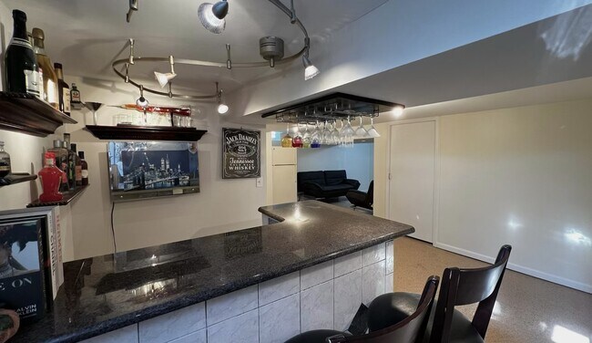 Foto del edificio - 8515 Winchester Dr