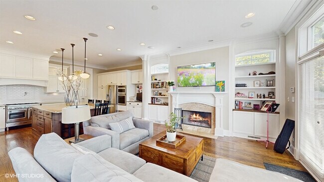 Foto del edificio - 2215 W Barry Ave