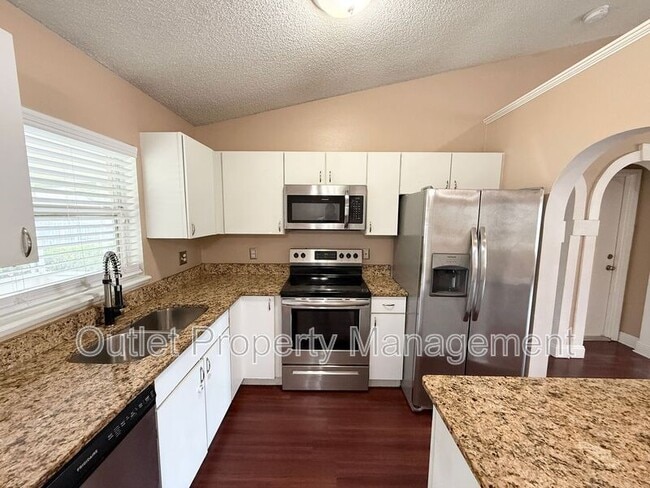 Building Photo - 3214 Crestwood Forest Dr