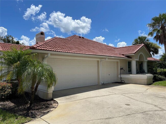 Foto del edificio - 12102 Crescent Cove Ct