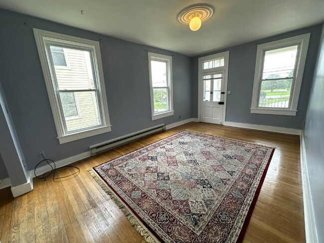 Building Photo - Large Two Bedroom Apartment in Westminster