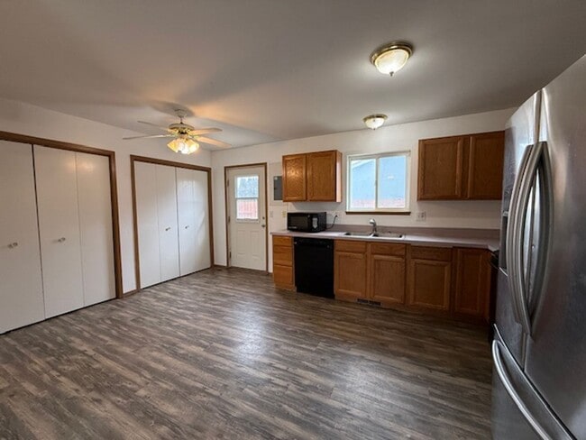 Building Photo - Warden 3 bedroom 2 bath w/ carport and fenced yard