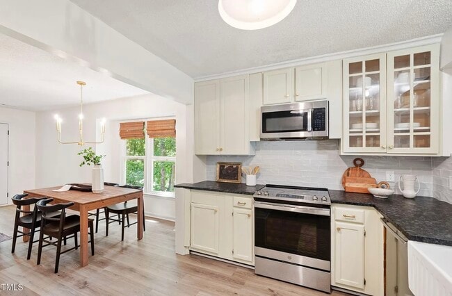 Gorgeous, bright remodeled kitchen. - 115 Inverness Ct