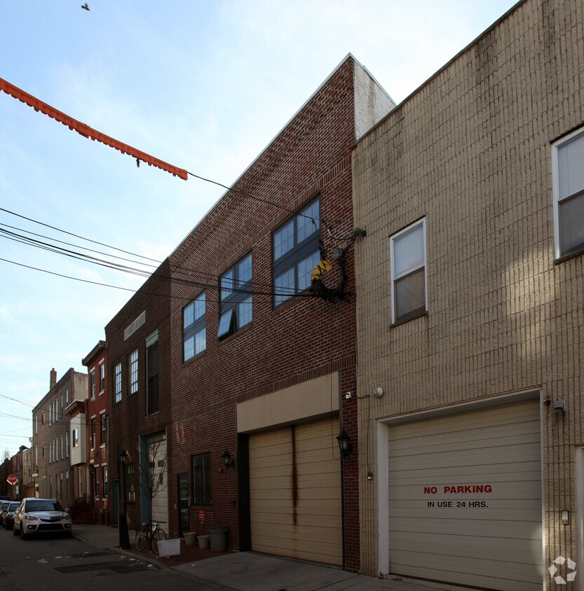 Building Photo - 1214 Annin St