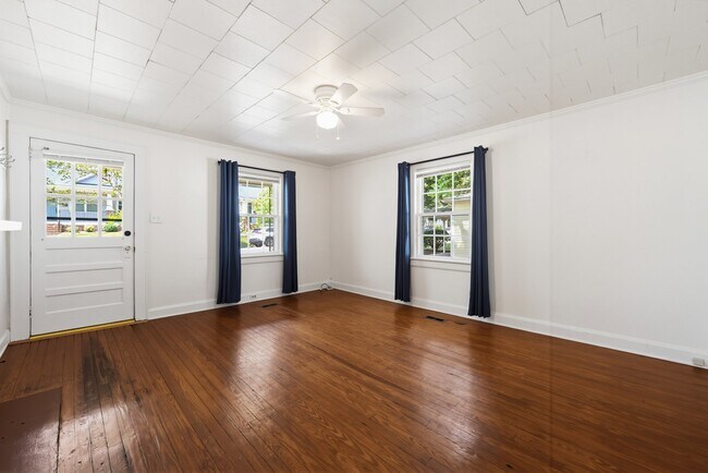 Foto del edificio - 910 Iredell St