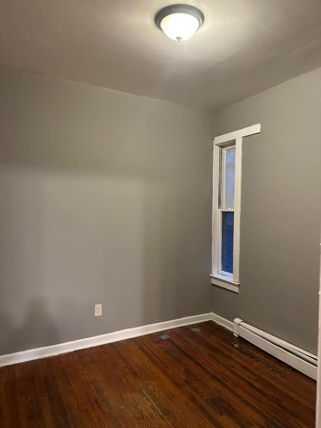 Building Photo - 168 Renwick St