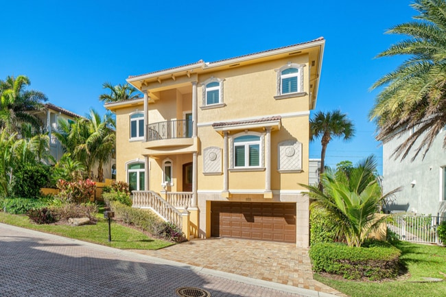 Foto del edificio - 450 Surfside Ln