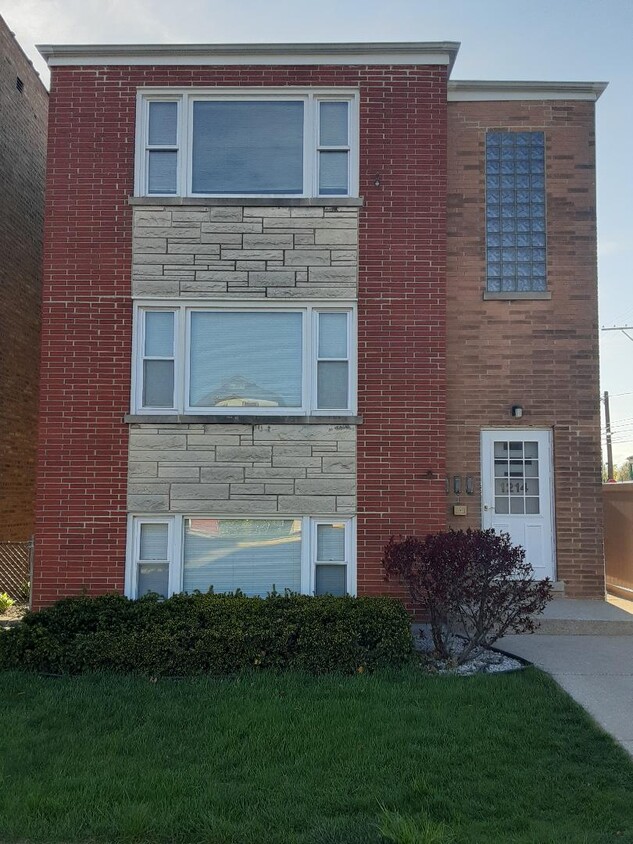 Building Front - 1214 Scoville Ave
