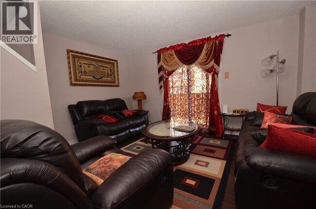 Building Photo - 490 Grey St