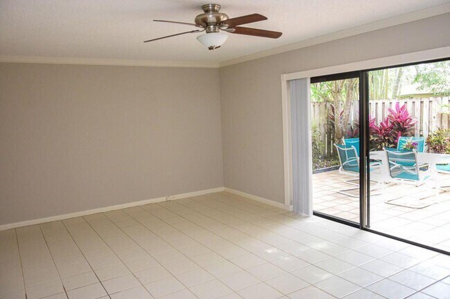 Foto del edificio - 2950 SW 22nd Cir