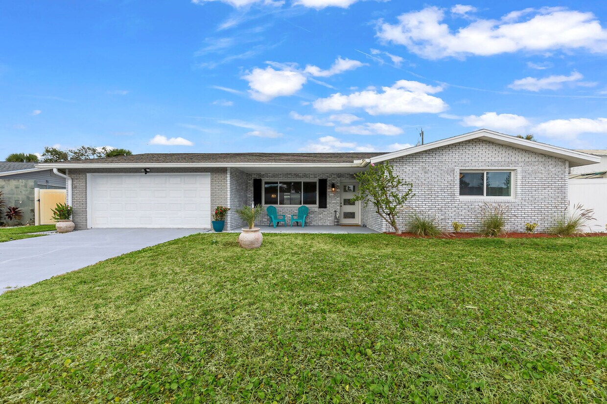 Primary Photo - 139 Beau Rivage Dr