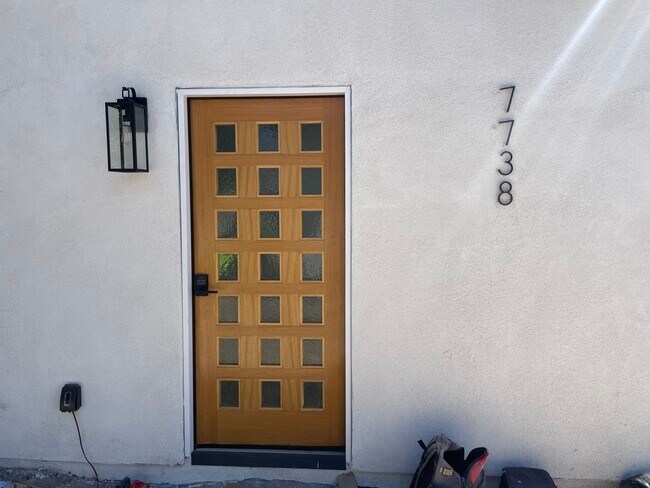 Foto del edificio - 7738 Whitsett Ave