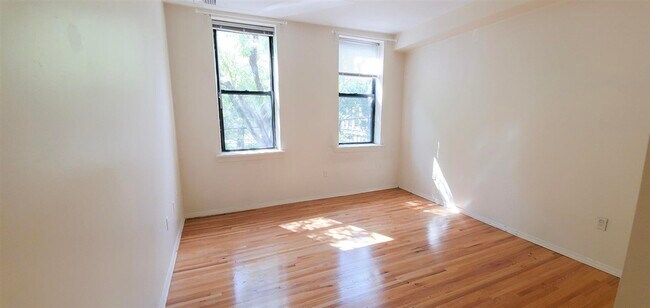 Building Photo - 227 Adams St