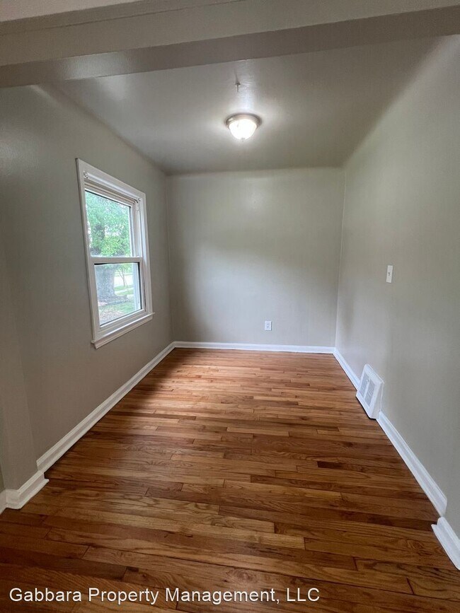 Building Photo - 3 br, 1 bath House - 18778 Woodcrest St