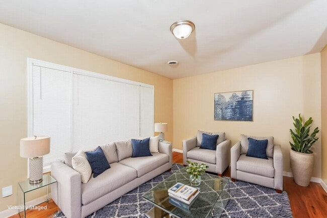 Building Photo - 1700 Serene Dr