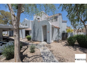 Building Photo - 280 S Elizabeth Way