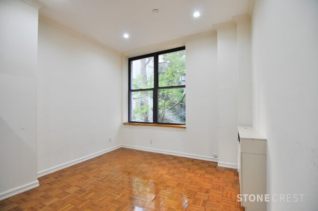Building Photo - 304 West 92nd Street