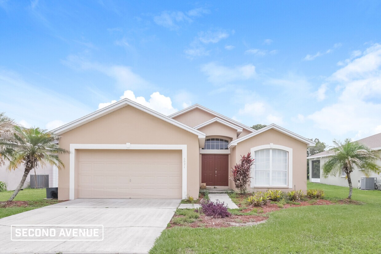 Foto principal - 8021 Princeton Manor Cir