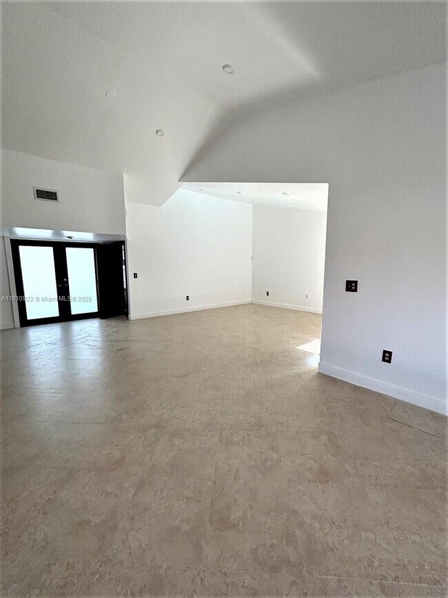 Building Photo - 10020 SW 91st Terrace