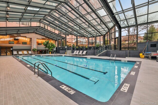 Foto del edificio - 4 Martine Ave