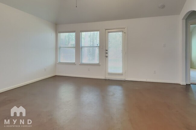 Building Photo - 14 E Sage Creek Pl