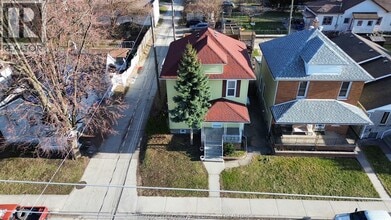 Building Photo - 941 Cataraqui St