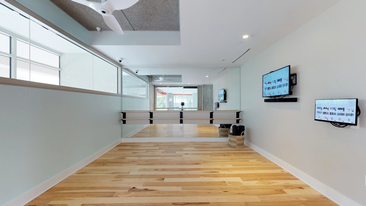 Photo - AMLI Arts Center Apartments