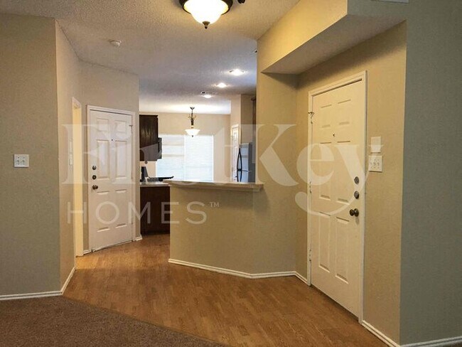 Foto del edificio - 2132 Montclair Ln