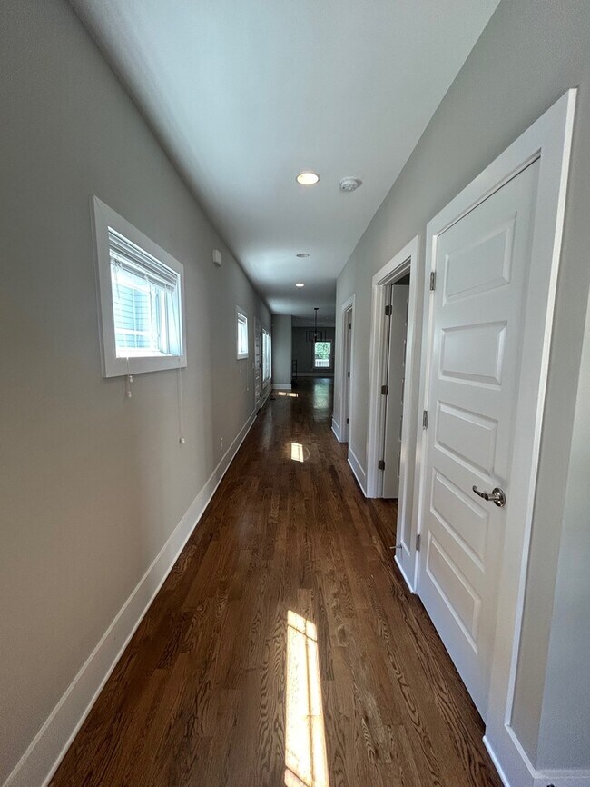 Building Photo - Stunning Home in Melrose 12 South Area...D...