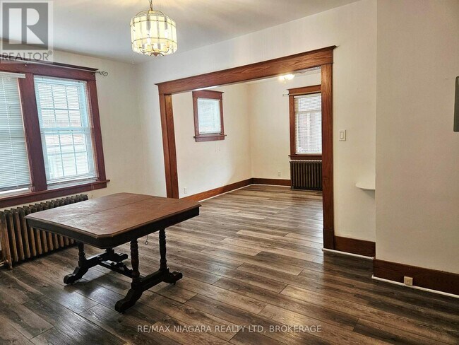 Photo du bâtiment - 1 - 5055 FOURTH AVENUE