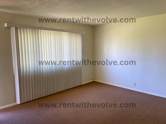 Building Photo - 225 S Angle St