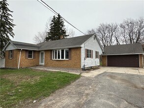 Building Photo - 2791 N Forest Rd