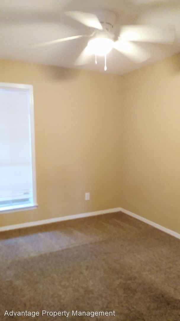 Building Photo - 3 br, 1.5 bath House - 1063 Parkrose Rd.
