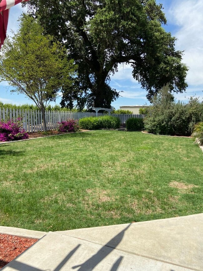 Building Photo - Beautiful country living coming soon!