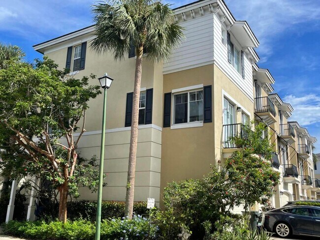 Foto del edificio - 552 NW 39th Cir