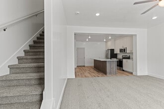 Building Photo - 3370 1010 W