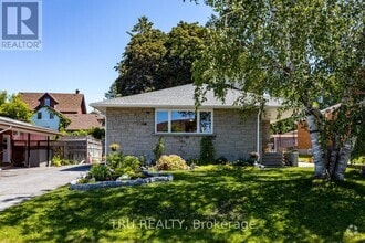 Building Photo - 829 Iroquois Rd