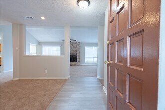 Building Photo - 21310 Park Run Dr